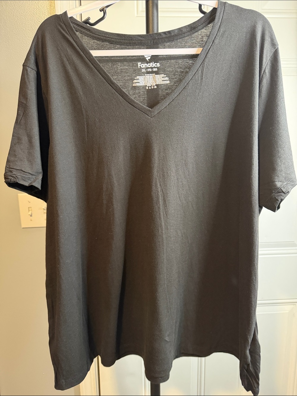 Fanatics Women's Black V-Neck Short Sleeve Tee